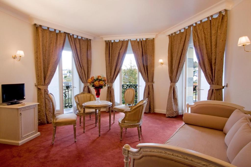 Hotel Grand Moderne 4*