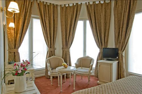 Grand Moderne Hotel